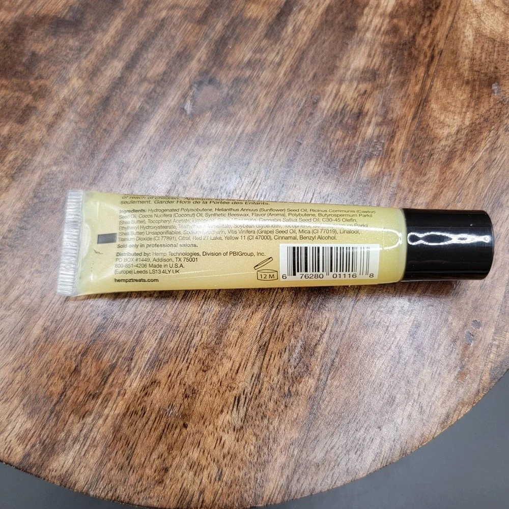 HEMPZ TREATS ( ORANGE DREAM CUPCAKE ) DELICIOUS LIP SHINE - NEW!